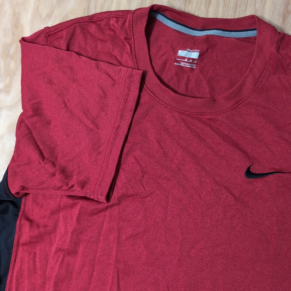 Nike Fit Dry Athletic Shirt Red Black Color Lock Thin Lightweight Men's Med